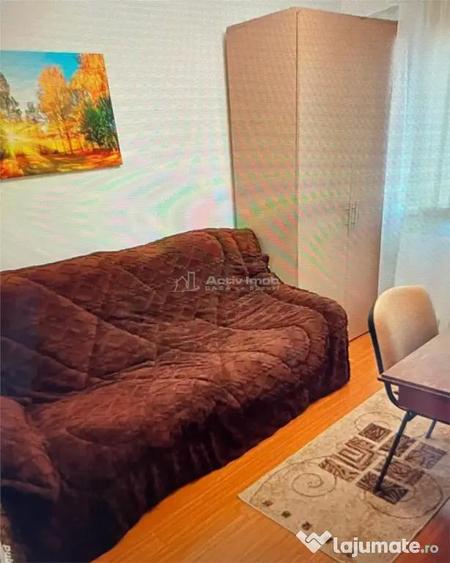 Apartament cu 3 camere semidecomandat în Central