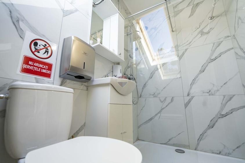Apartament cu 4 camere decomandat în Central