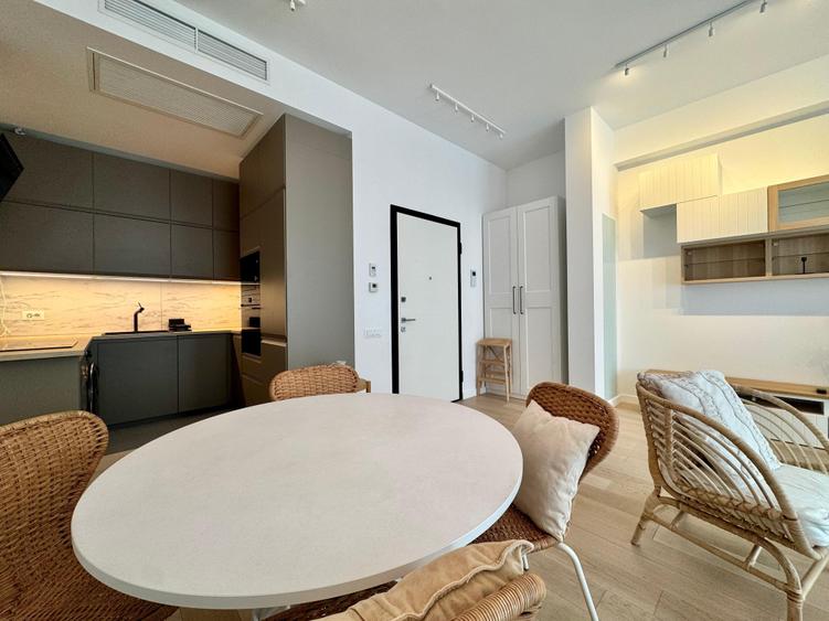 Apartament cu 2 camere semidecomandat în Barbu Văcărescu