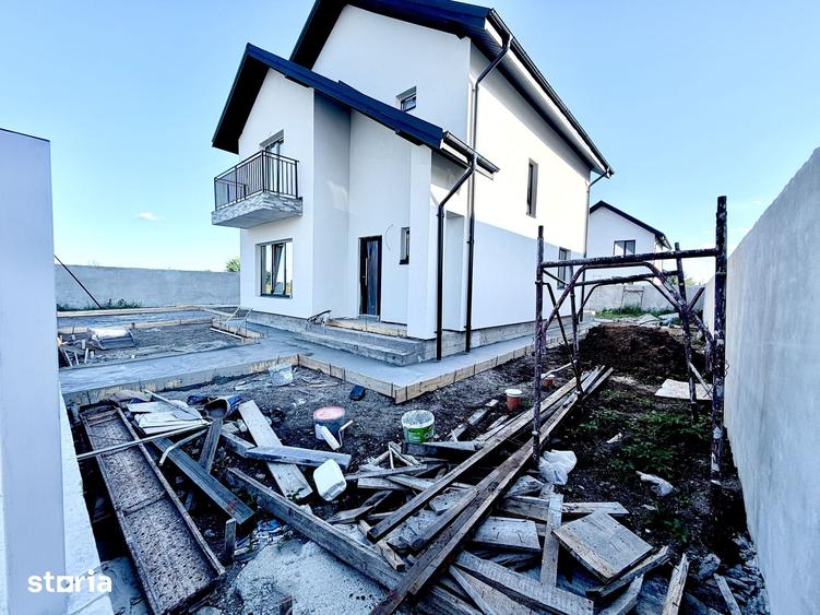 Casă cu 4 camere cu Teren 530 Mp în Glina