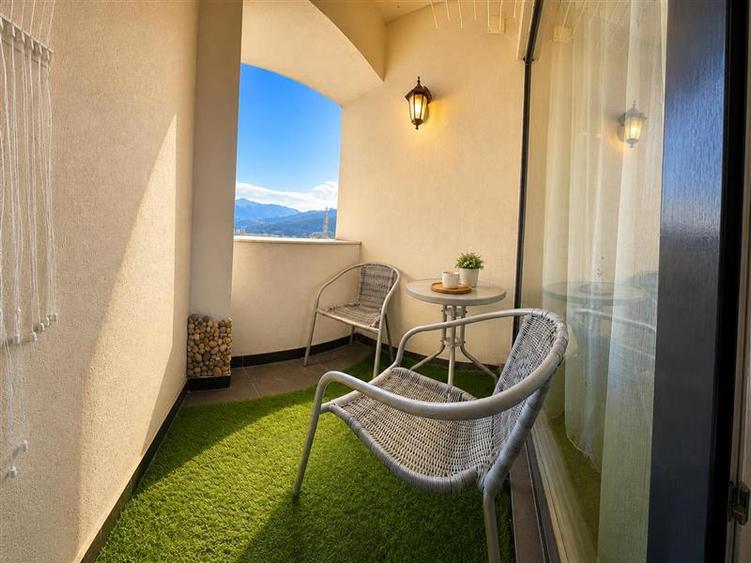 Apartament cu 2 camere semidecomandat, mobilat în Răcădău