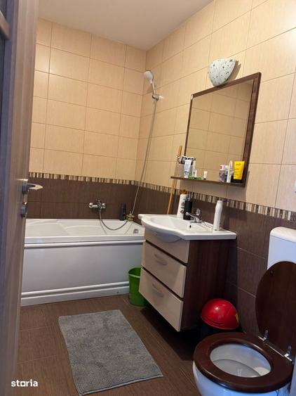 Apartament cu 3 camere, mobilat în Florești