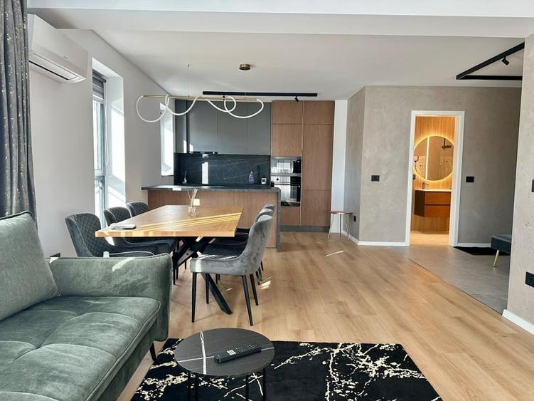 Apartament cu 2 camere decomandat, mobilat în Tractorul