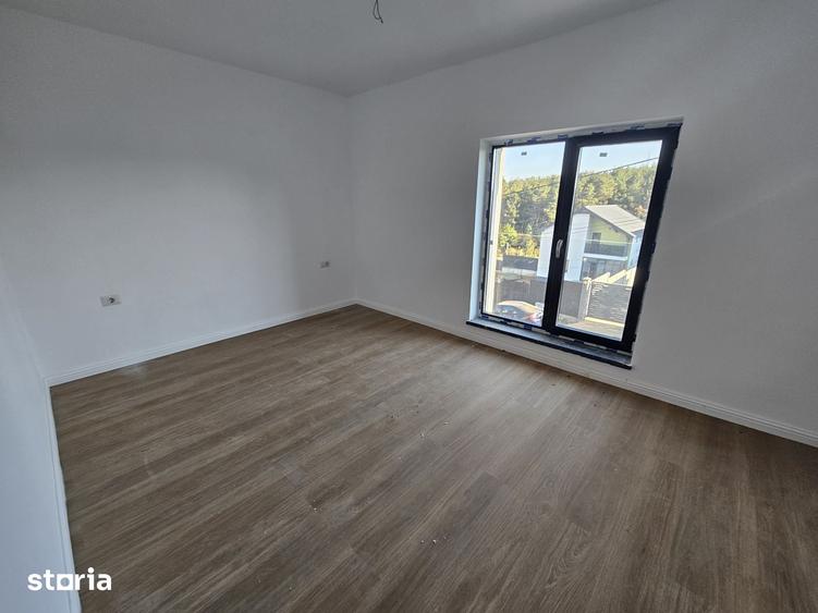 Casă cu 4 camere cu Teren 335 Mp în Trivale