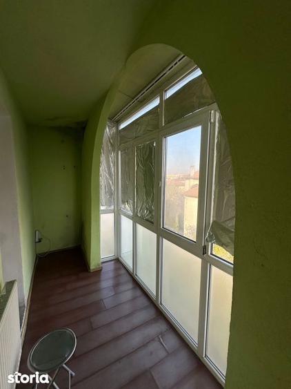 Apartament cu 3 camere în Craiovița Nouă