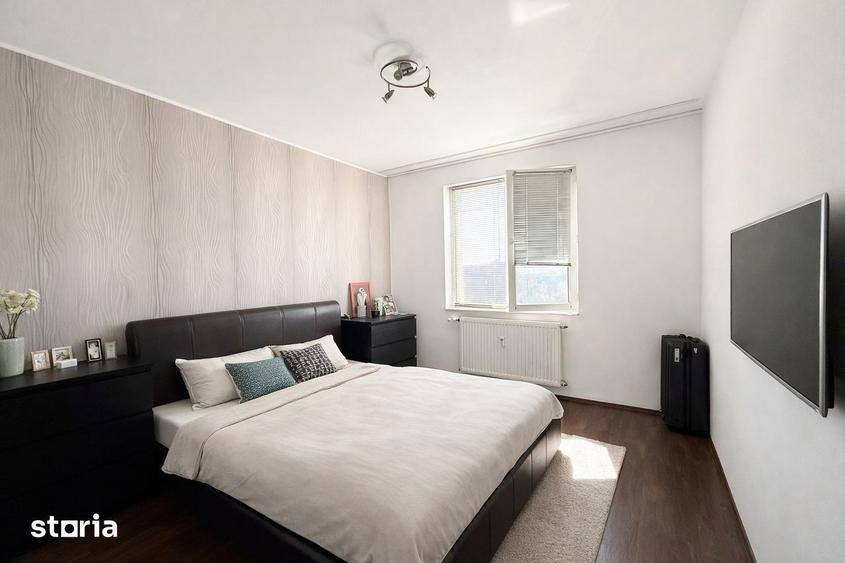 Apartament cu 3 camere decomandat, mobilat în Tei