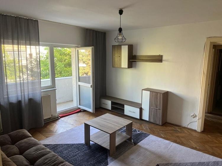 Apartament cu 2 camere semidecomandat în Exterior Vest