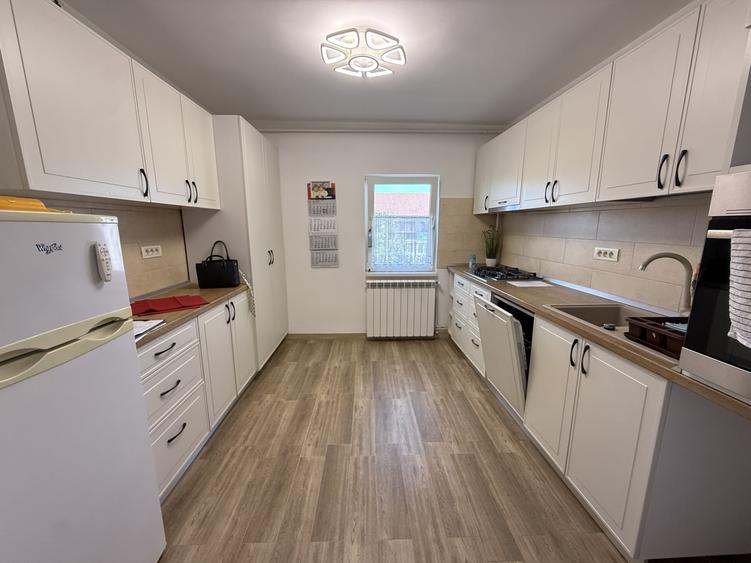 Apartament cu 2 camere semidecomandat, mobilat în Bucovina