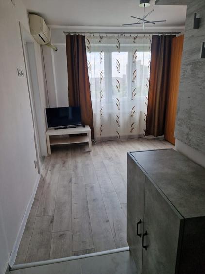 Garsonieră decomandată în Berceni