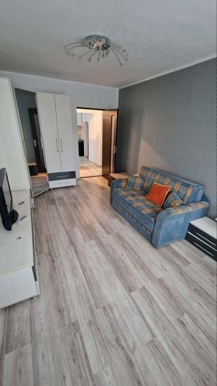 Apartament cu 3 camere decomandat în Micro 38