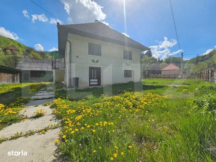Casă cu 3 camere în Întregalde