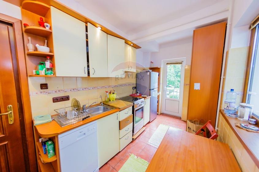 Casă individuală cu 5 camere cu Teren 660 Mp în Orașul Vechi