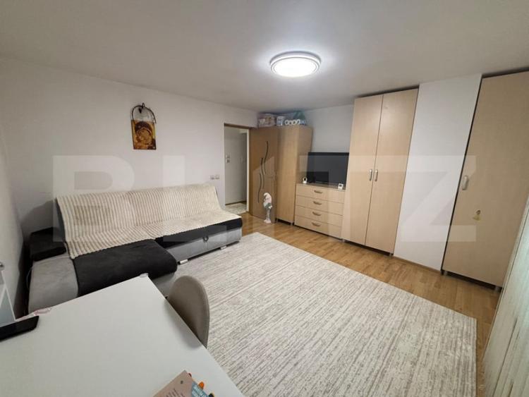 Apartament cu 2 camere semidecomandat în Micro 5