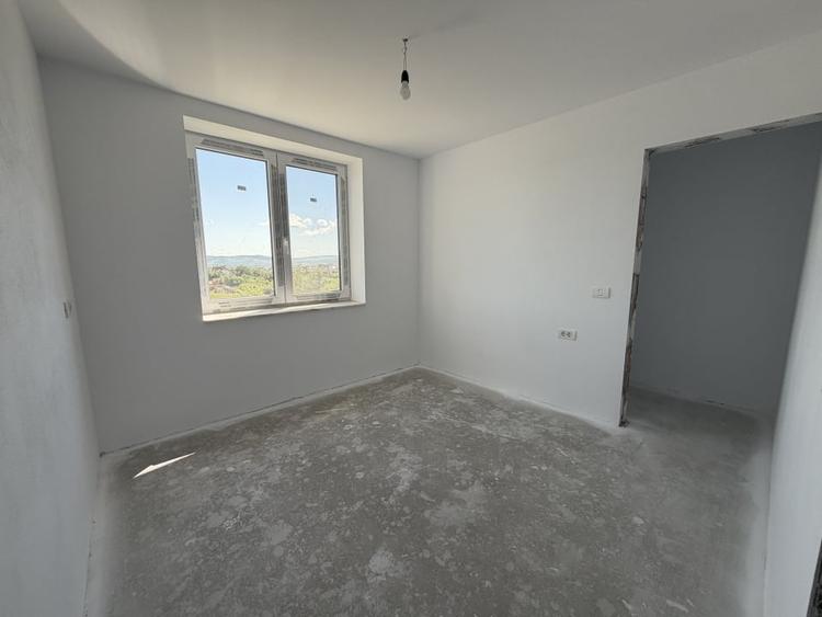 Duplex cu 6 camere cu Teren 576 Mp în Micești