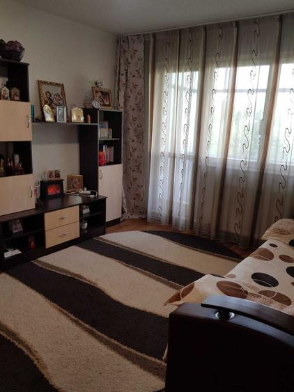 Apartament cu 2 camere semidecomandat în Astra