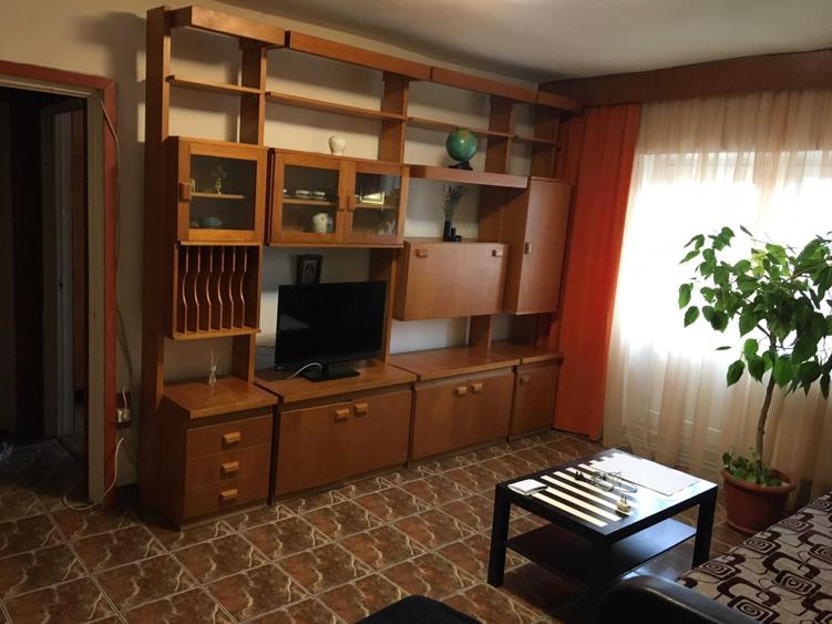 Apartament cu 2 camere semidecomandat în 5 Călărasi