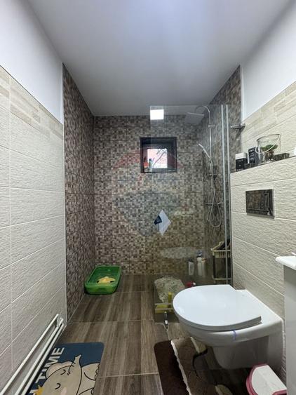Casă cu 2 camere cu Teren 758 Mp în Ațel