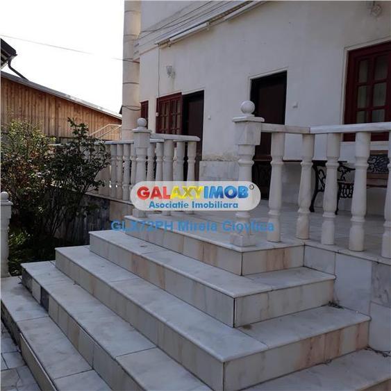 Casă cu 10 camere cu Teren 1500 Mp în Central