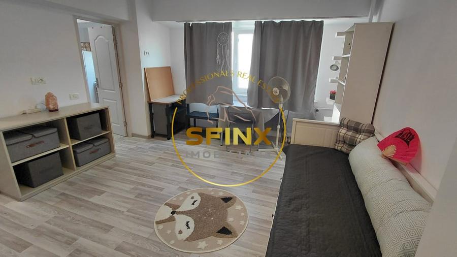 Garsonieră semidecomandată, mobilată în Casa de Cultură