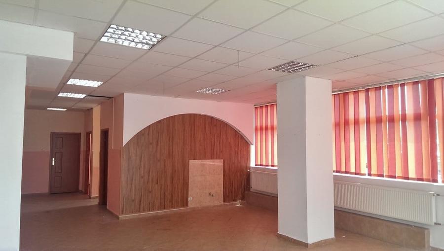 Spațiu comercial, de 120 mp, în Casa Cărții