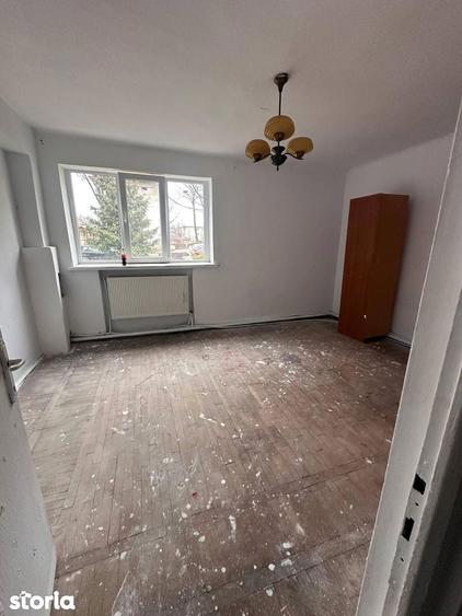 De vanzare apartament cu 3 camere, 2 debarale, zona excelenta 48.000e - 1