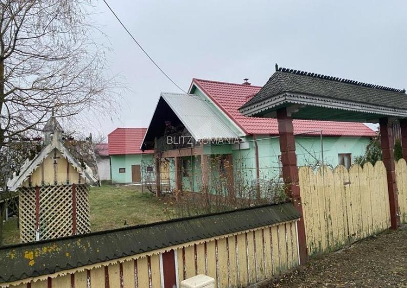 Casa si hala de vanzare, in Horodnic de Sus