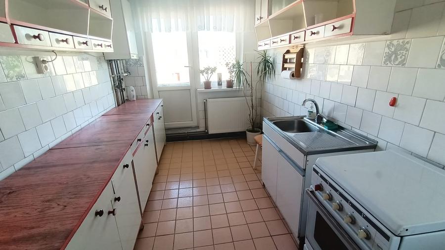 Apartament cu 4 camere decomandat în 1848