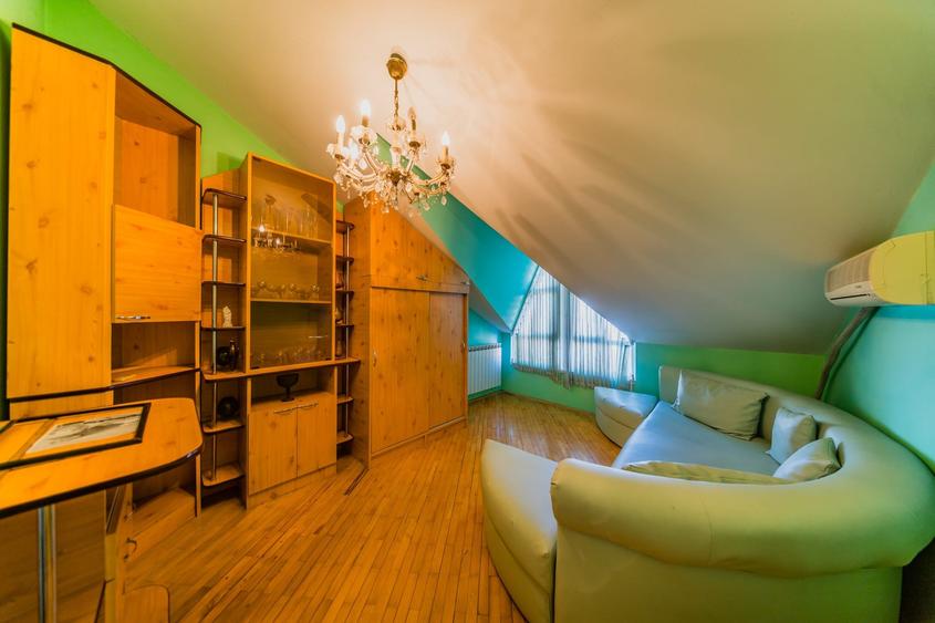 Vilă impunătoare cu arhitectură elvetiană pe 3 nivele - proprietar - 10