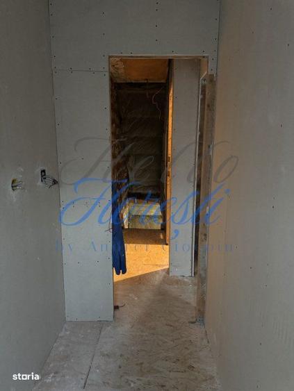 Casa Tip Triplex 84mp + 40mp Teren Zona Eroilor | Floresti - 3