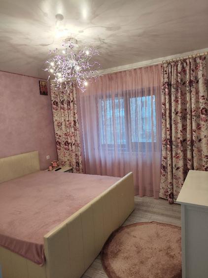 Inchiriez apartament 3 camere - 7