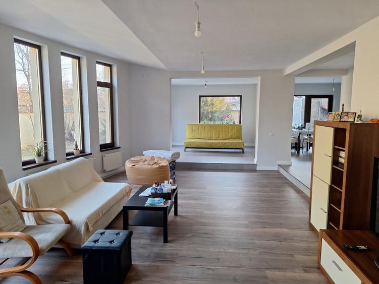 Cartierul Latin, Ghencea, Vila Noua P+1,  230 mp. 5 camere, curte 350mp, parcare - 1