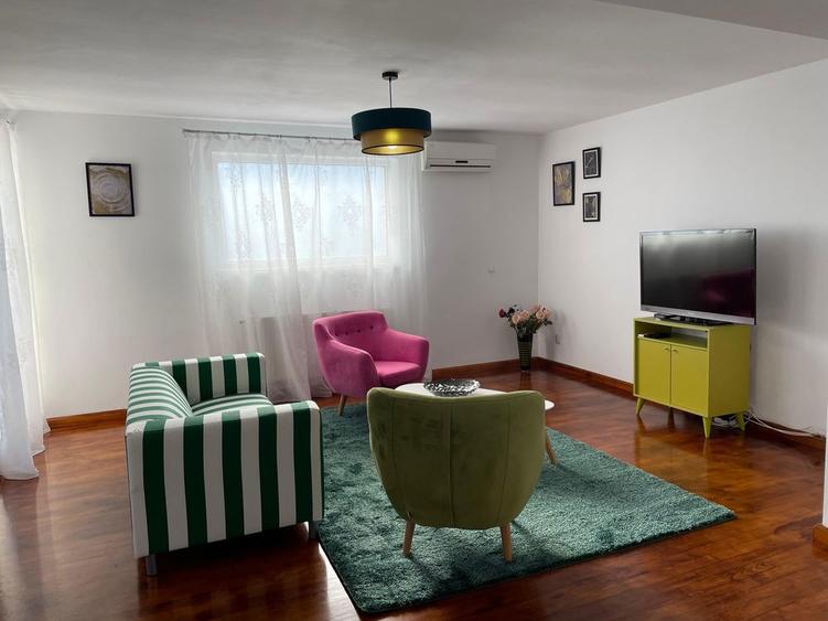 Inchiriez apartament superb 3 camere Cetate - doua parcari - 5
