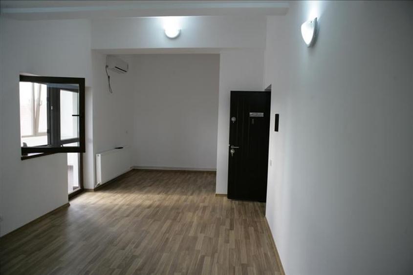 Cladire de birouri inchiriata, de vanzare, metrou Aurel Vlaicu - 14