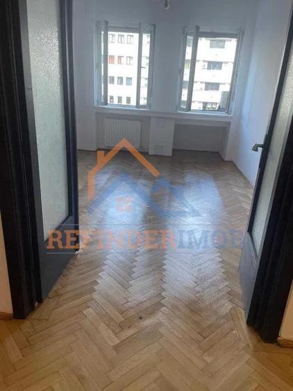 Apartament 4 camere spatios - Piata Romana - 2