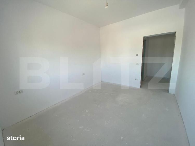 Duplex 5 camere, 130 mp utili teren 250 mp, separat prin camera tehnic - 1