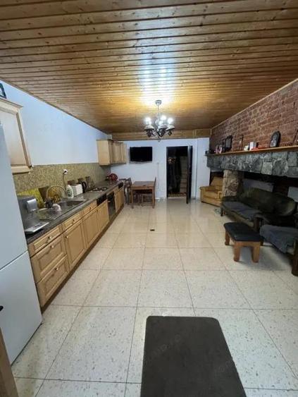 Vila tip duplex, zona Democratiei - 2