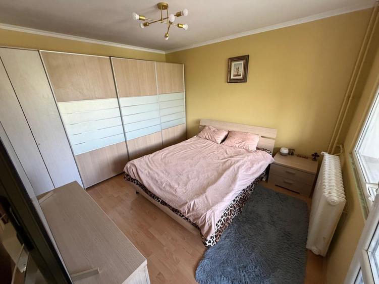 3 camere mobilat utilat etaj 3/4,metrou 1 decembrie la 5 minute - 18