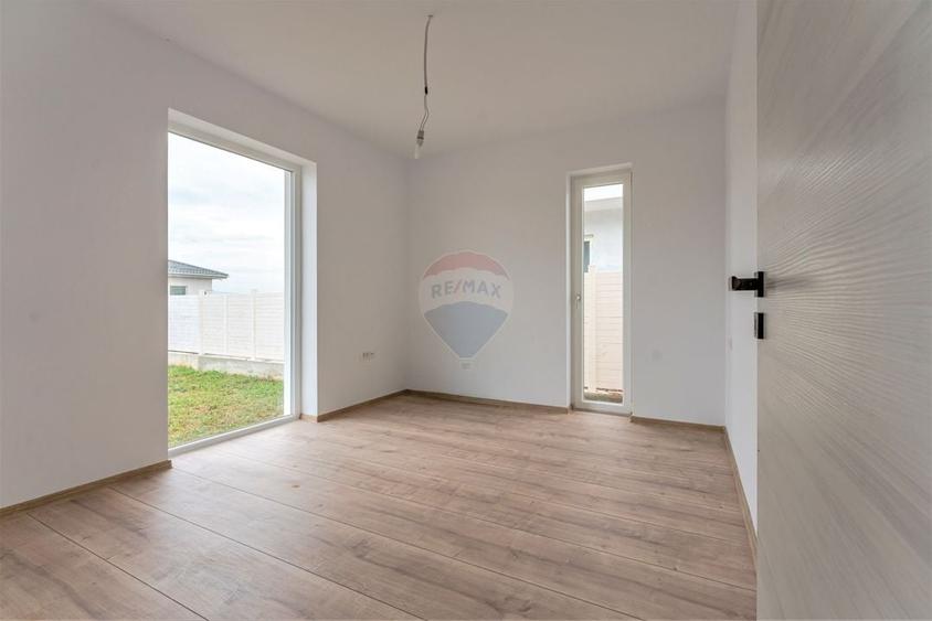 VILA SMART - Casa individulala, noua, 3 camere, teren 467mp - 11