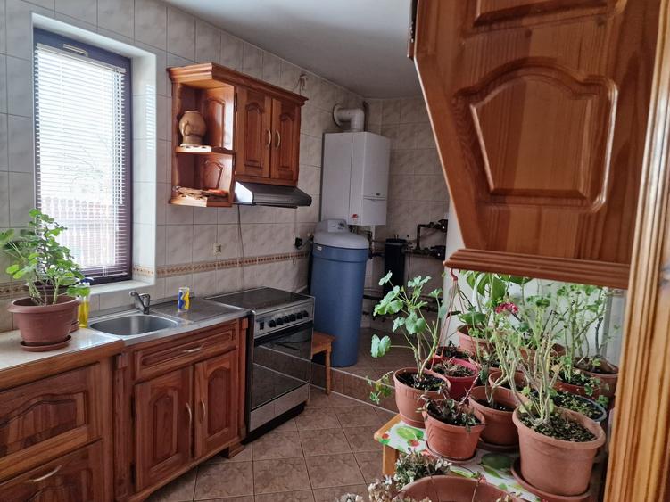 Casă individuală cu 5 camere cu Canalizare în Burdujeni