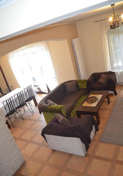 De vanzare pensiune situata in Busteni - 13