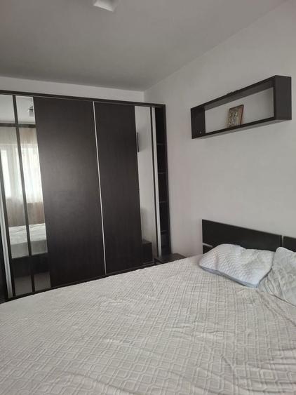 Proprietar apartament 3 camere - 6