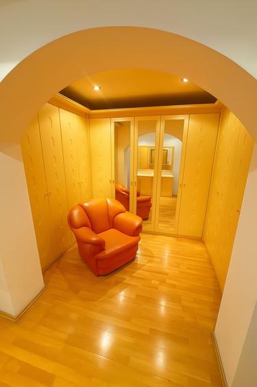 VILA CU PONTON LA LAC, PISCINA IDEALA PENTRU AFACERE sau LOCUIT - 17