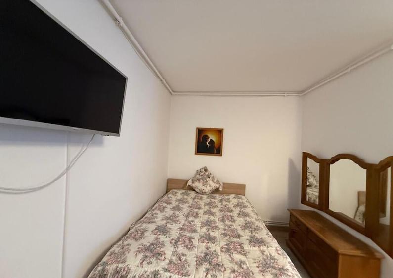 Garsoniera mobilata ?i utilata complet-zona Miorita - 5