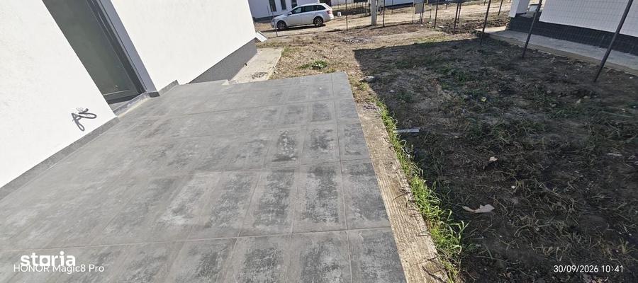 Casă cu 3 camere în Cristești