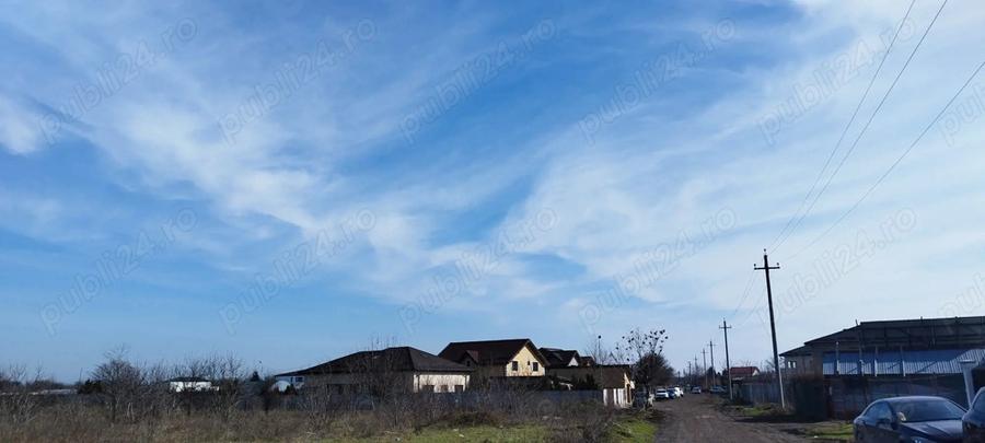 Casa batraneasca. Curte 10.600 mp . Deschidere 53 200. Stradal. Toate utilita?ile. Acte la zi. - 9