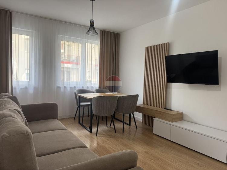 Apartament cu 2 camere semidecomandat, mobilat în Florești