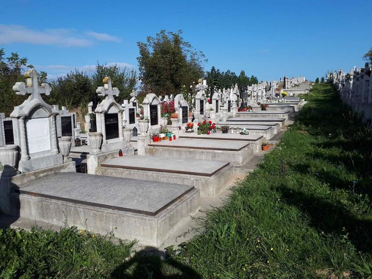 Vand teren cu loc de veci, in cimitir privat Manastur - 3