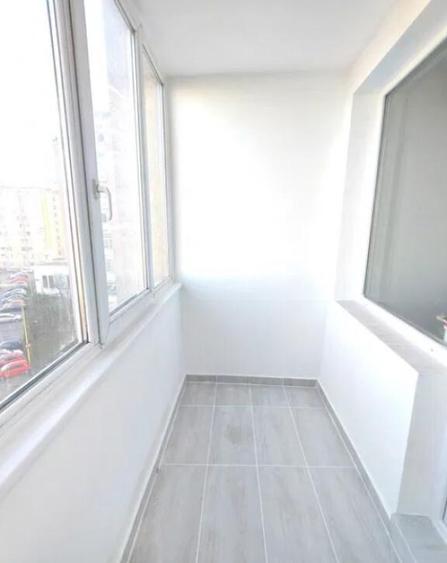 Garsoniera decomandat - zona Noua - 5