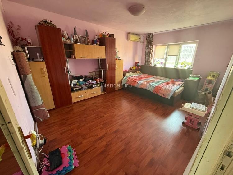 Apartament 3 camere, decomandat, 70mp, cartier 1 Mai, zona Pelendava.