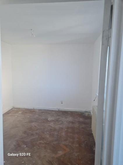 De vanzare apartament 2 camere - 2